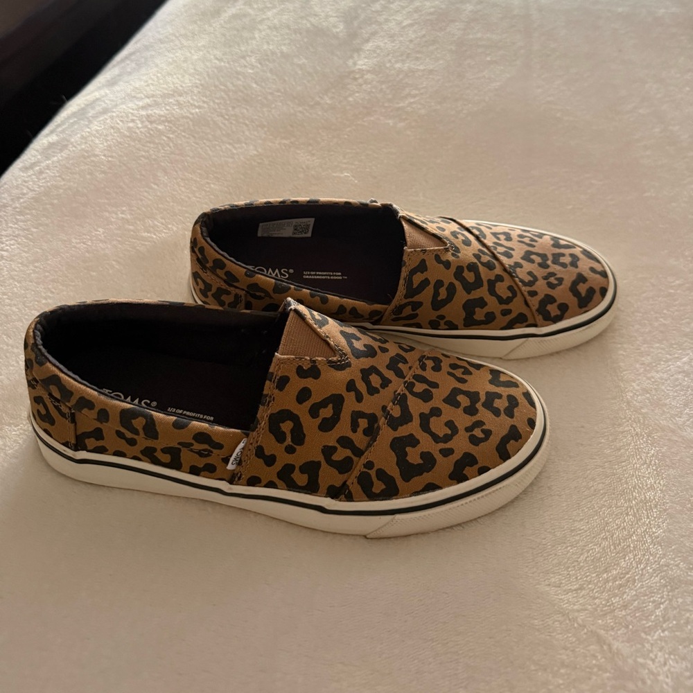 TOMS womens Leopard Print Slip-On Sneakers - Tan and Black - Picture 2 of 9